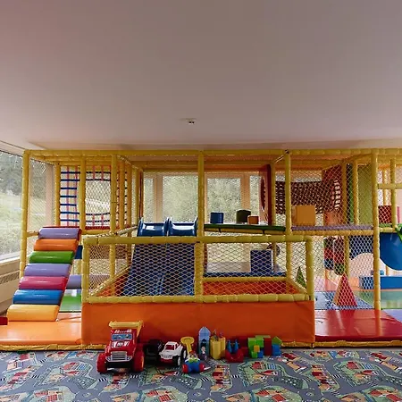 Highland Otel Yablunytsia